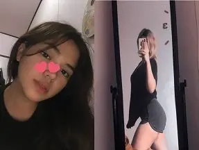 Ảnh thumbnail video Yến lồn múp chào hàng con đĩ Yến ngồi dang chân khoe lồn múp nước dâm ướt át rồi bảo anh nào thích thì inbox